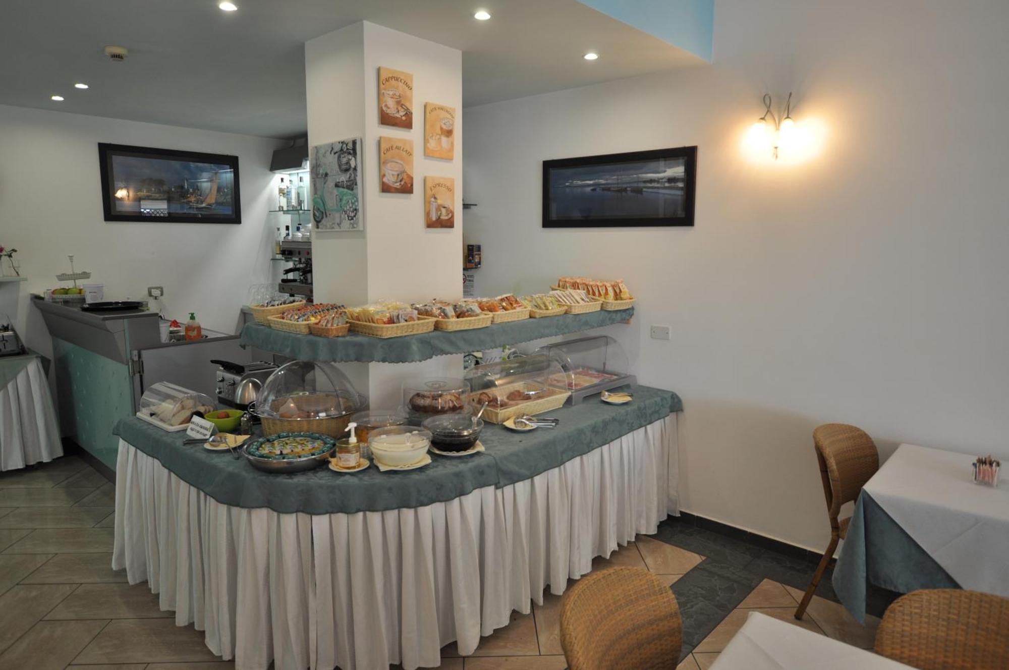Hotel Mistral مارينا دي كامبو المظهر الخارجي الصورة