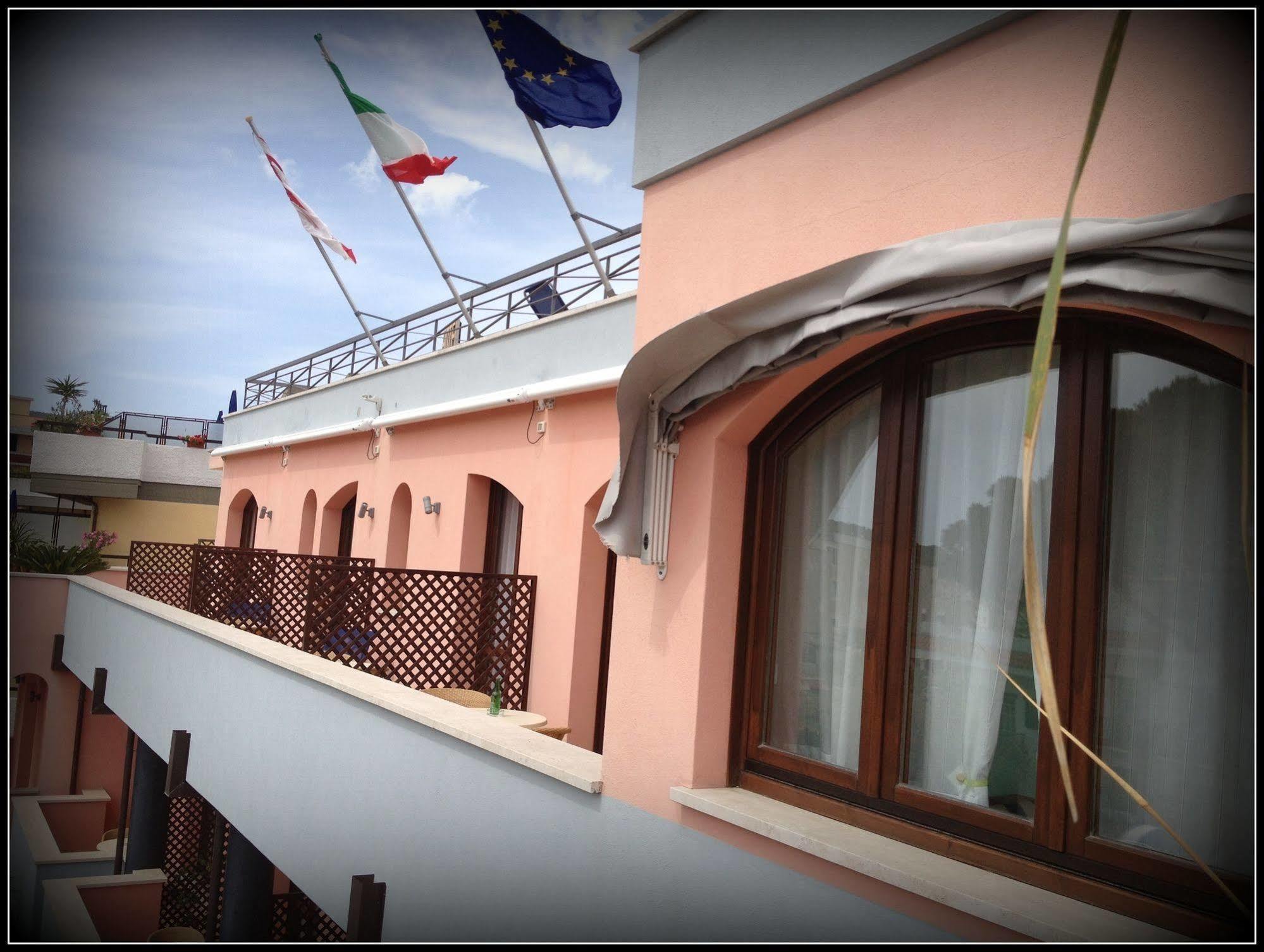 Hotel Mistral مارينا دي كامبو المظهر الخارجي الصورة